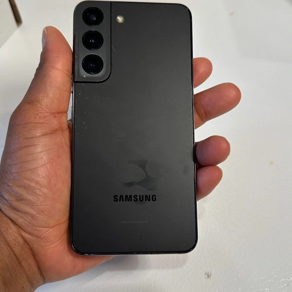 Sleek Black Smartphone Samsung S22